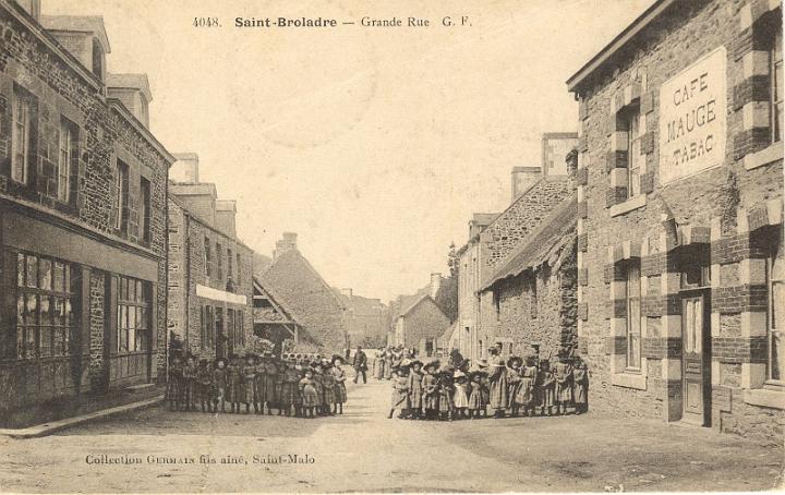 saint-broladre_grande rue .jpg